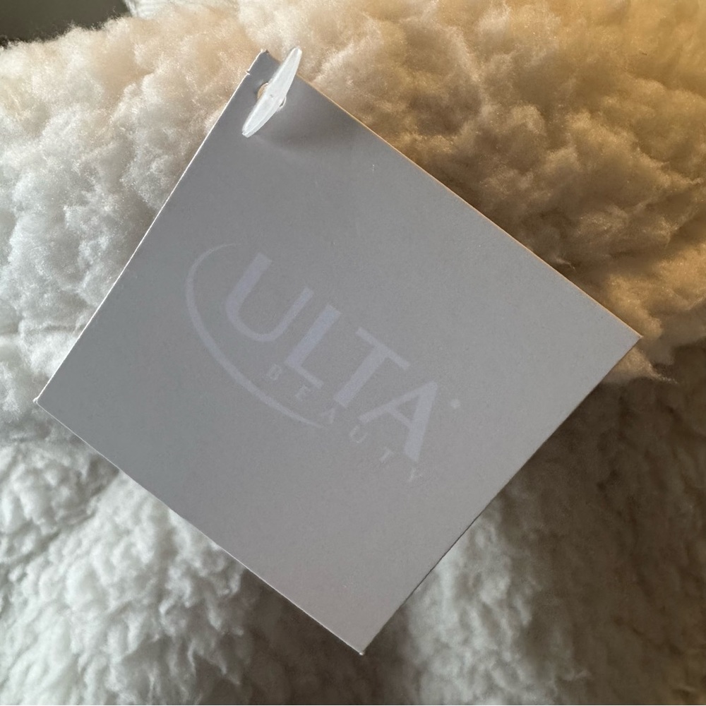 Ulta Beauty Cream Sherpa Wrap Size S/M NEW WITH TAGS - Picture 4 of 7